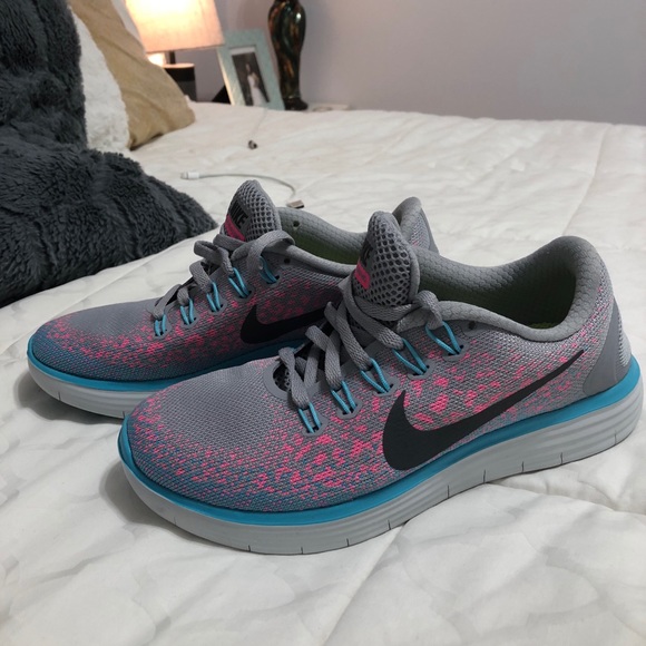 Nike Shoes - Nike sneakers like new